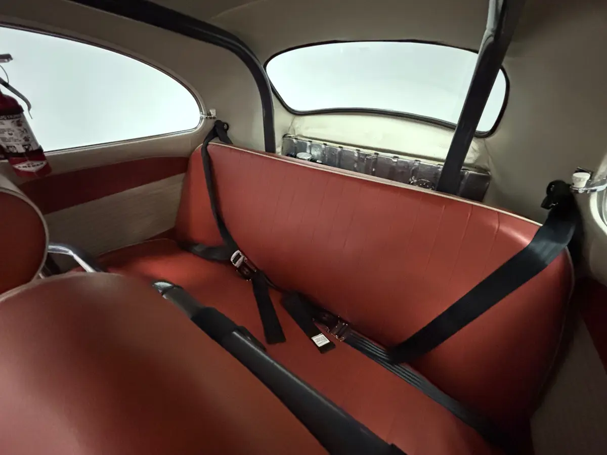 Vehicle photo 36