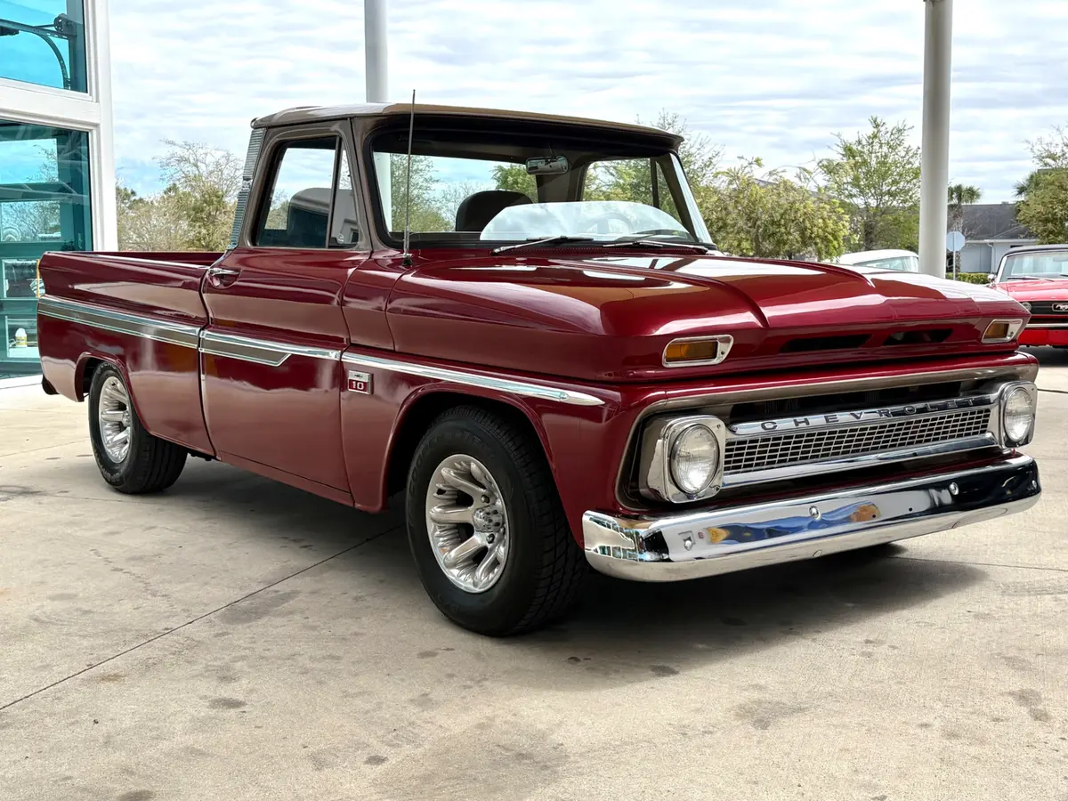 Vehicle photo 4