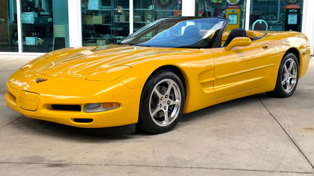 Vehicle photo 10