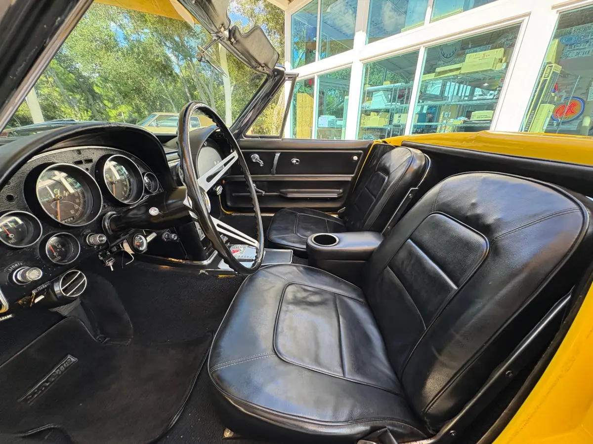 Vehicle photo 42