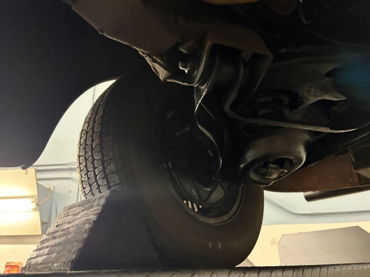Vehicle photo 36