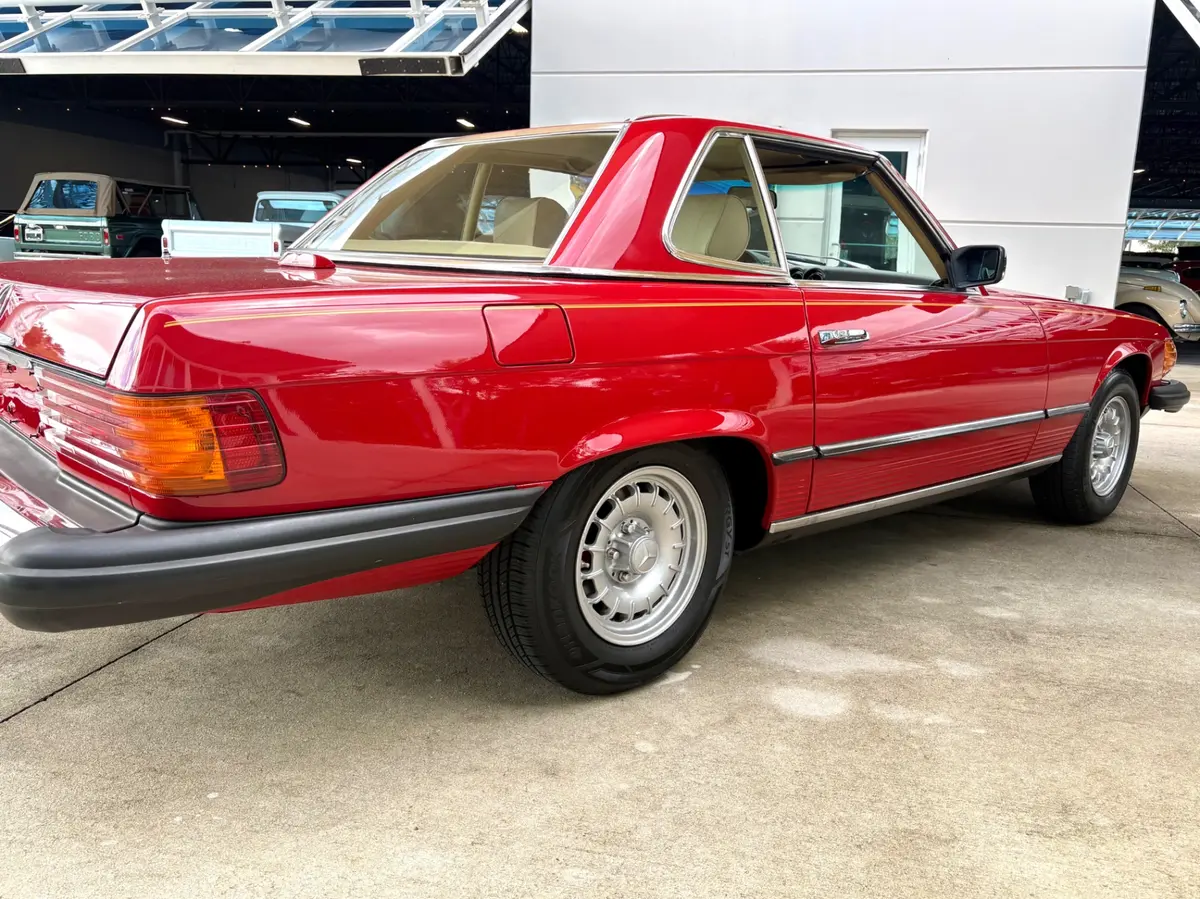 Vehicle photo 16