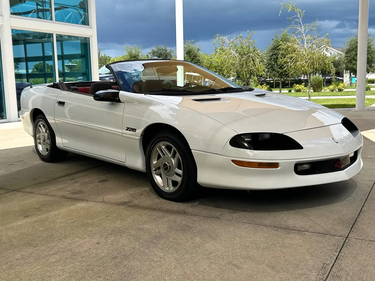 Vehicle photo 3