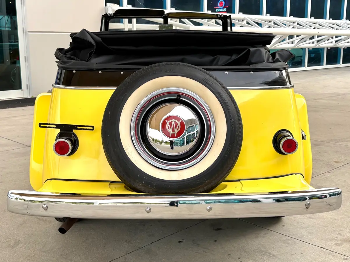 Vehicle photo 7