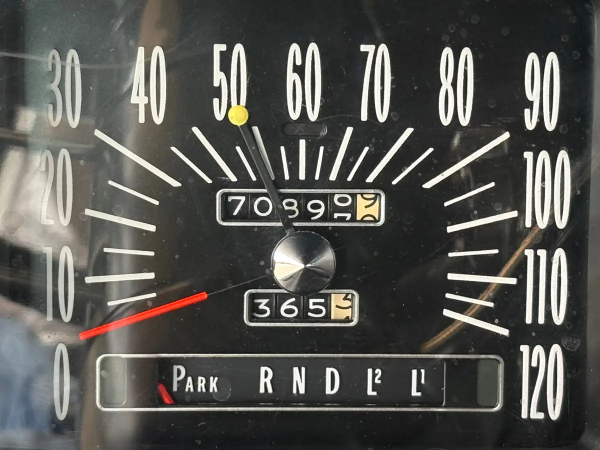 Vehicle photo 27
