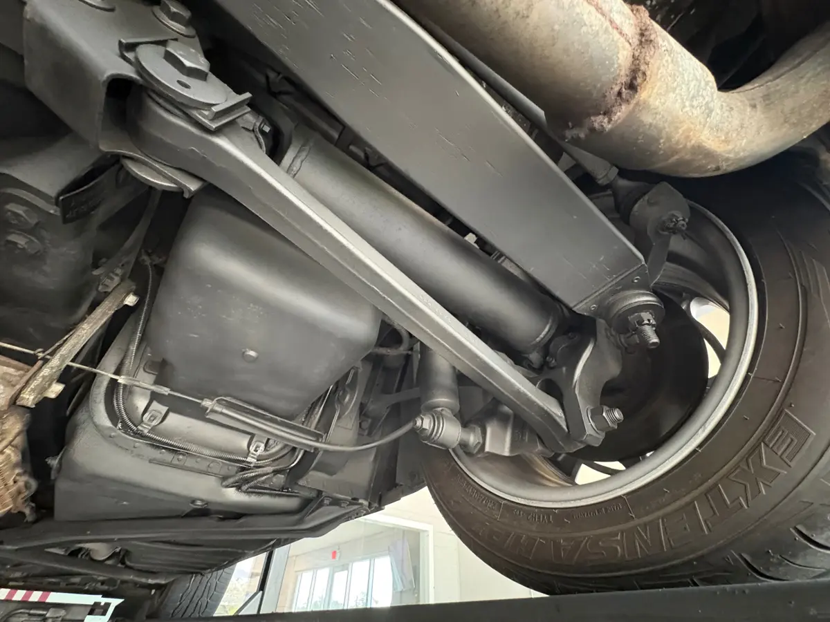 Vehicle photo 45
