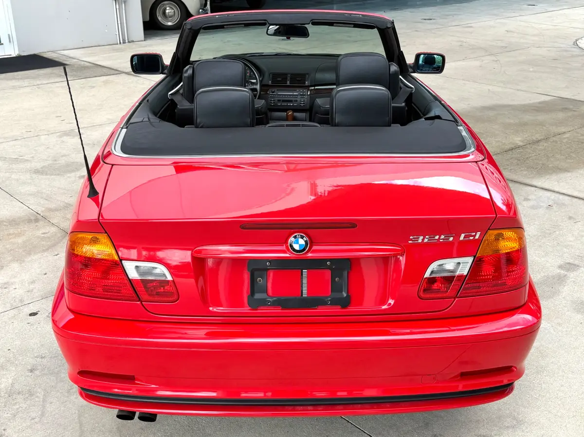 Vehicle photo 8