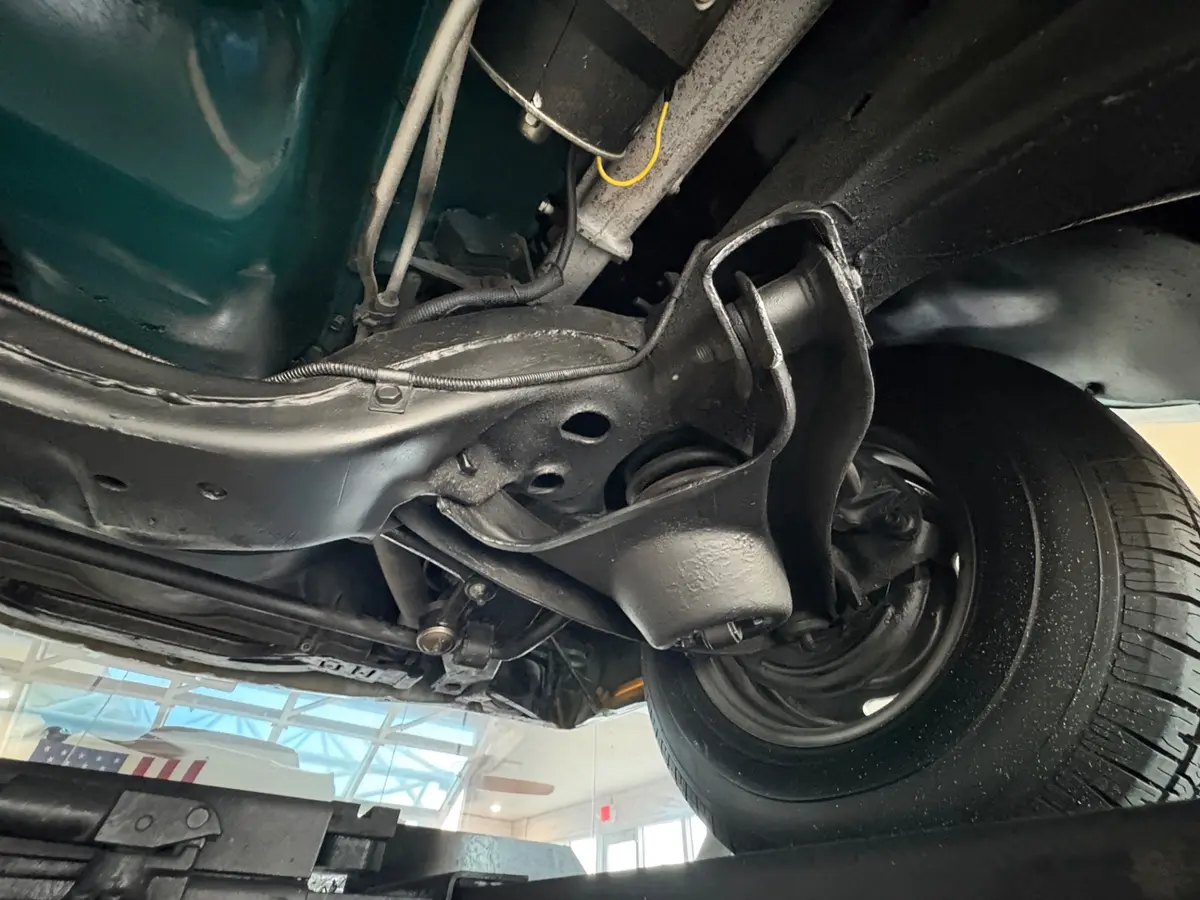 Vehicle photo 56