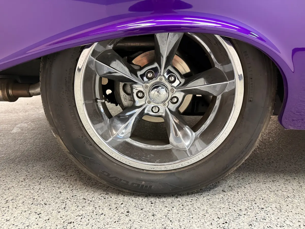 Vehicle photo 22