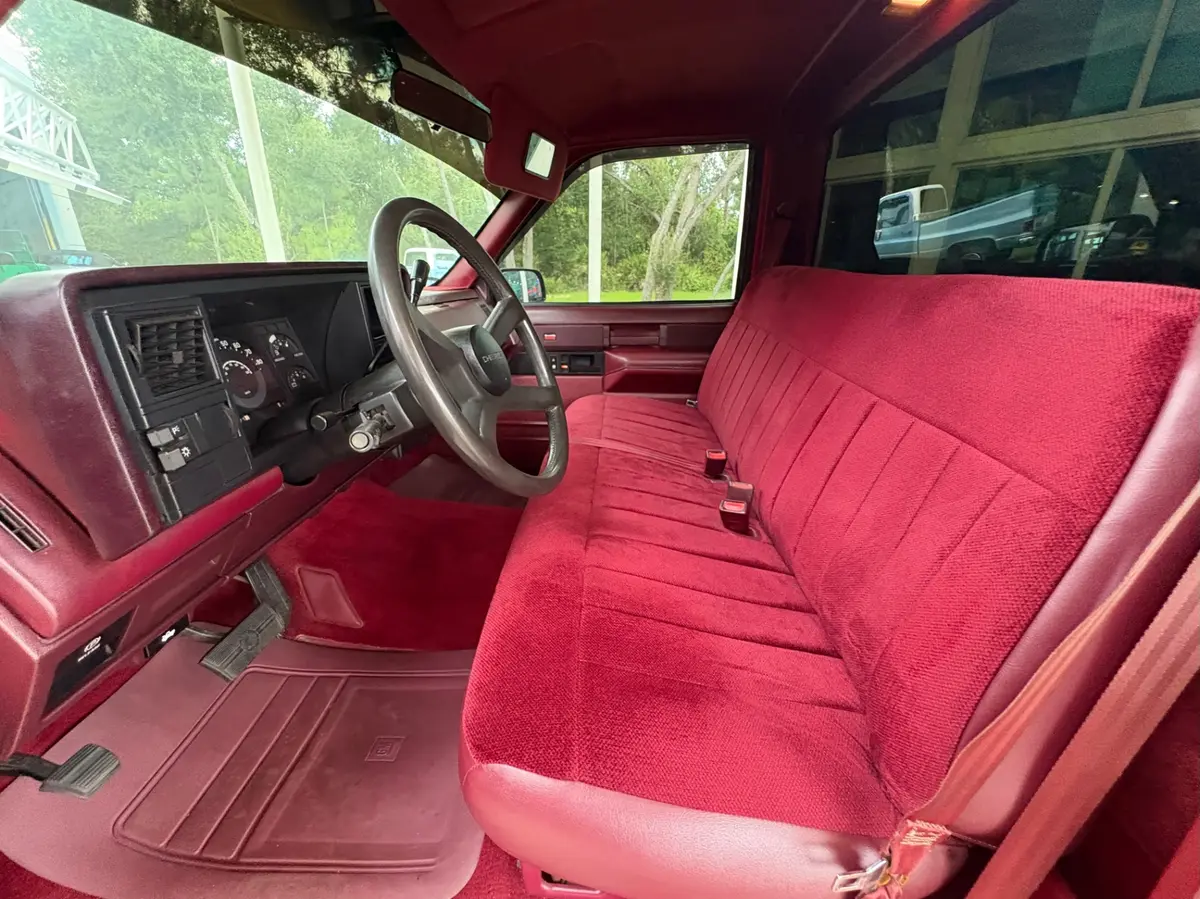 Vehicle photo 31