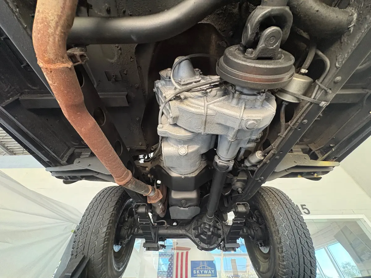 Vehicle photo 46