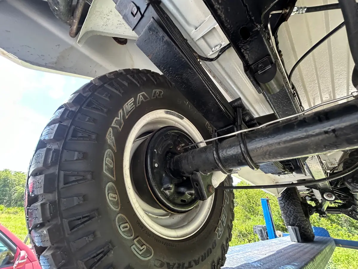 Vehicle photo 40