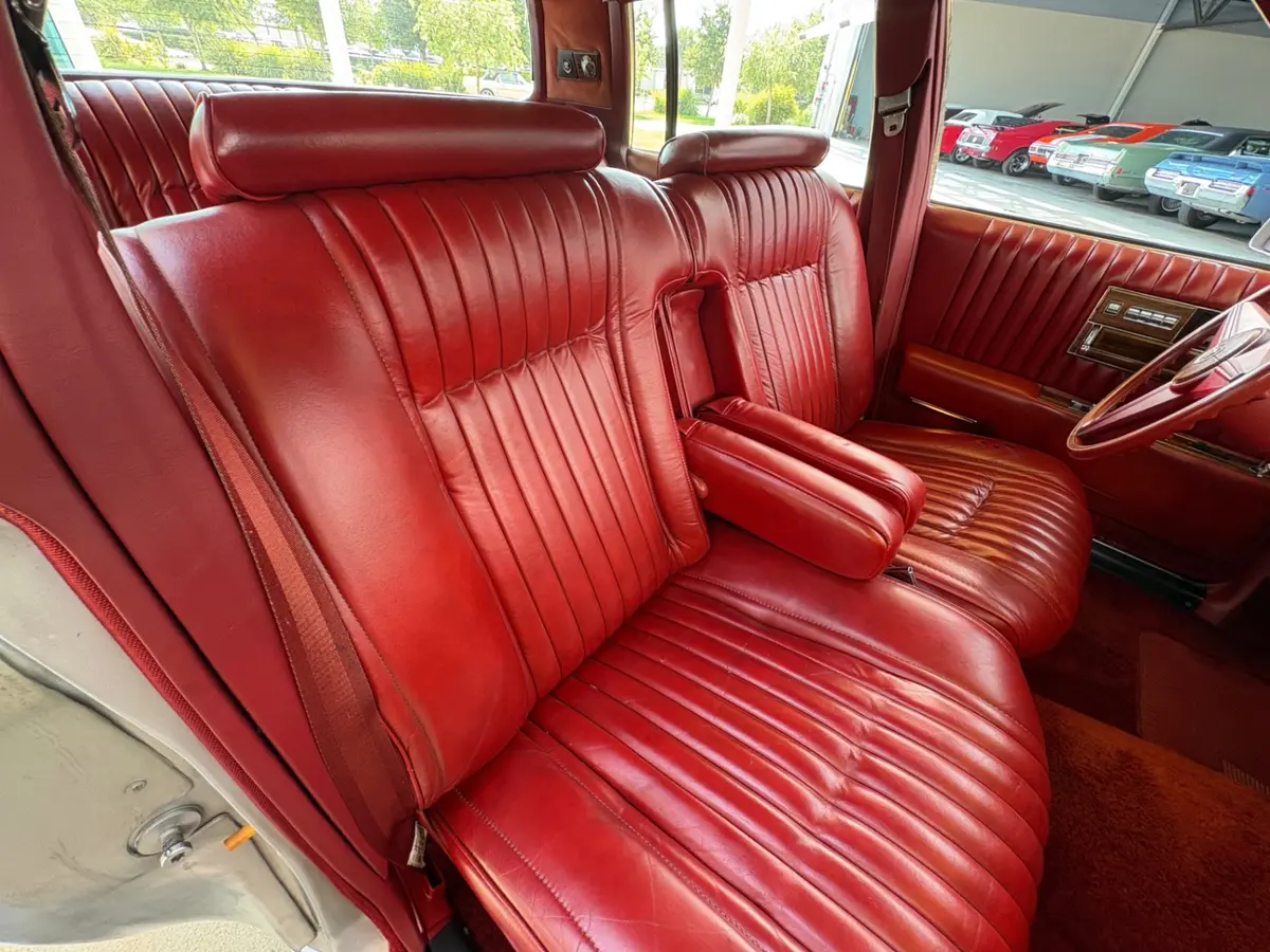 Vehicle photo 48