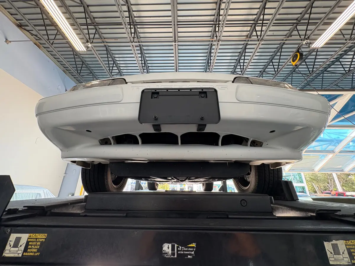 Vehicle photo 54