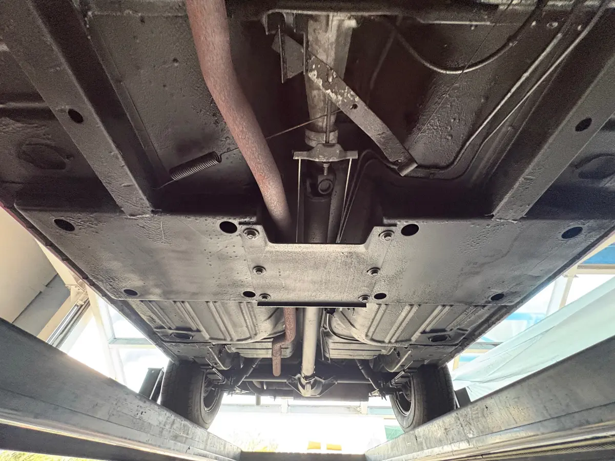 Vehicle photo 61