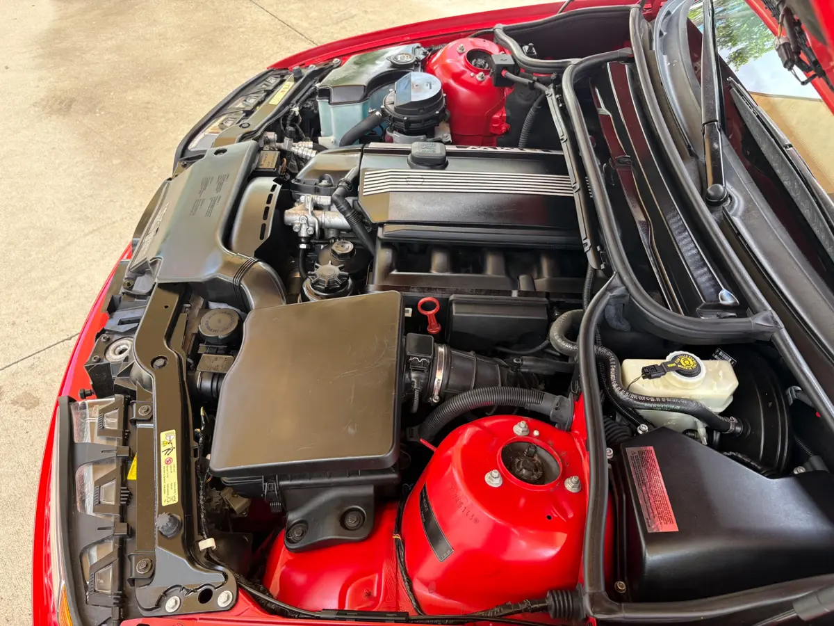 Vehicle photo 31