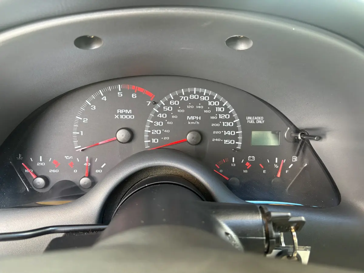 Vehicle photo 34