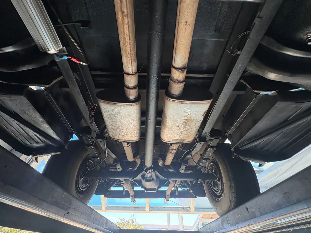 Vehicle photo 52