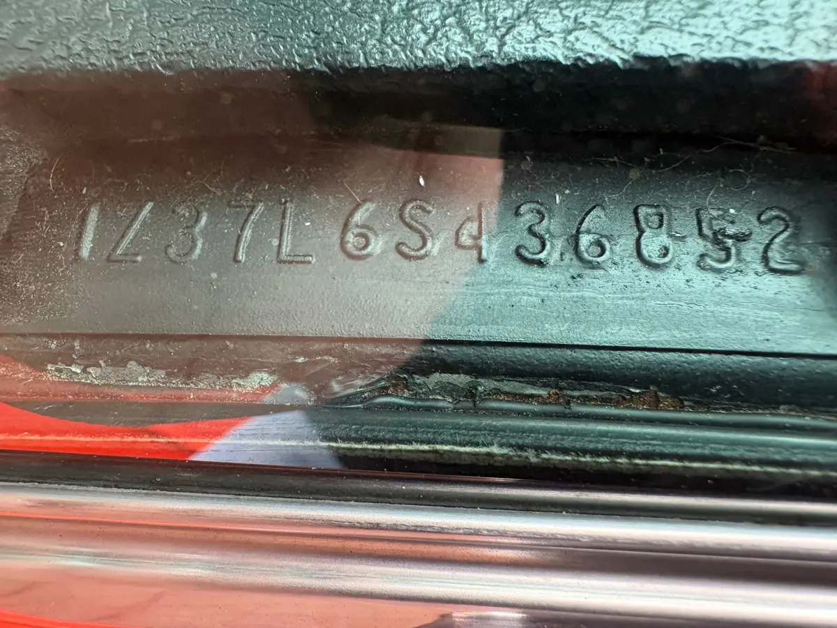 Vehicle photo 23