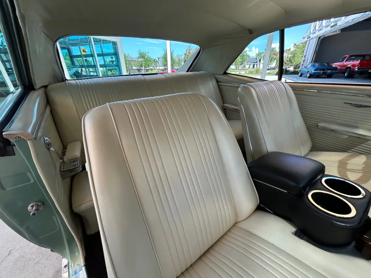 Vehicle photo 36