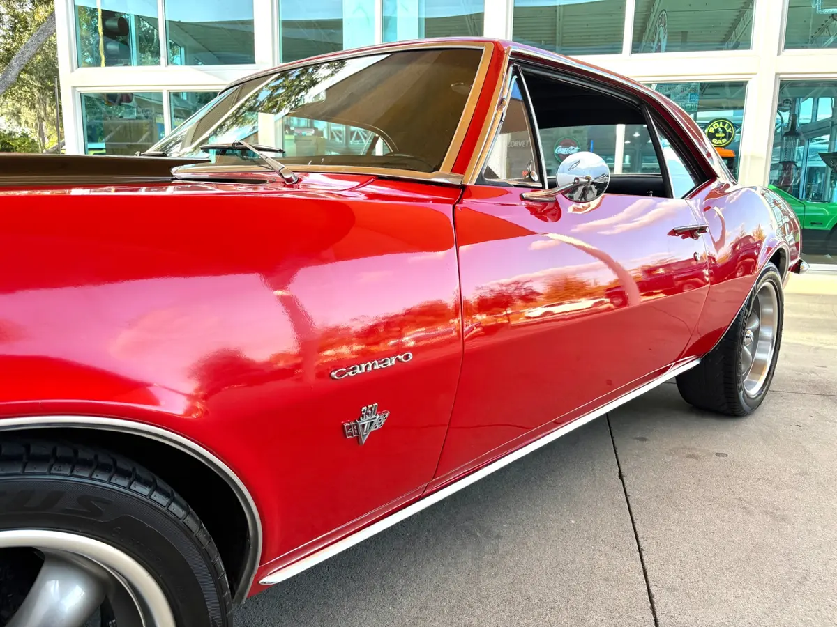 Vehicle photo 14