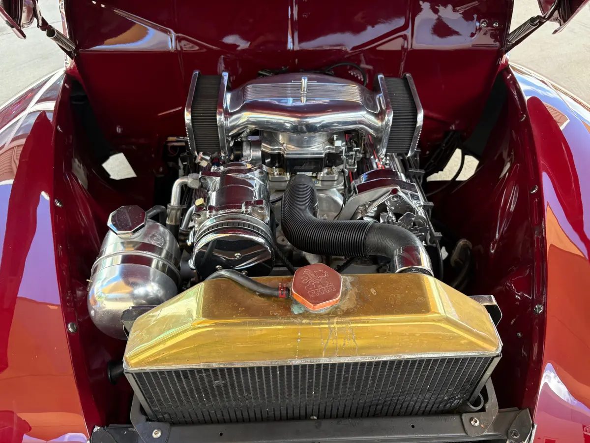 Vehicle photo 24