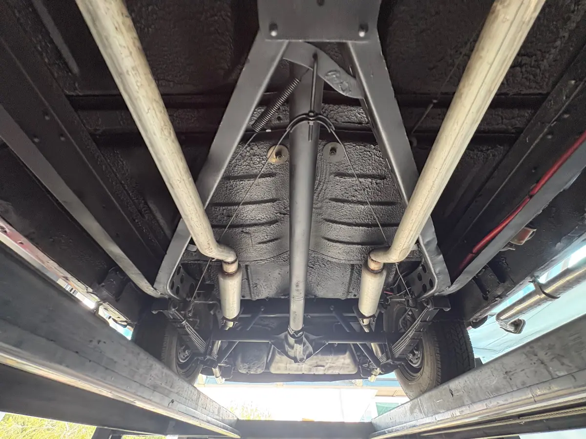 Vehicle photo 59