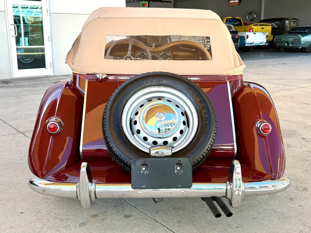 Vehicle photo 22
