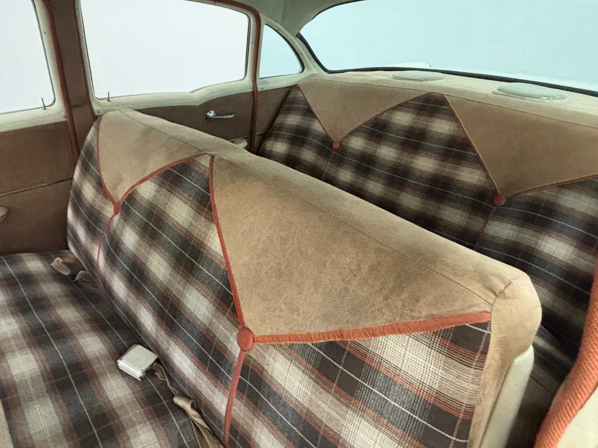 Vehicle photo 25