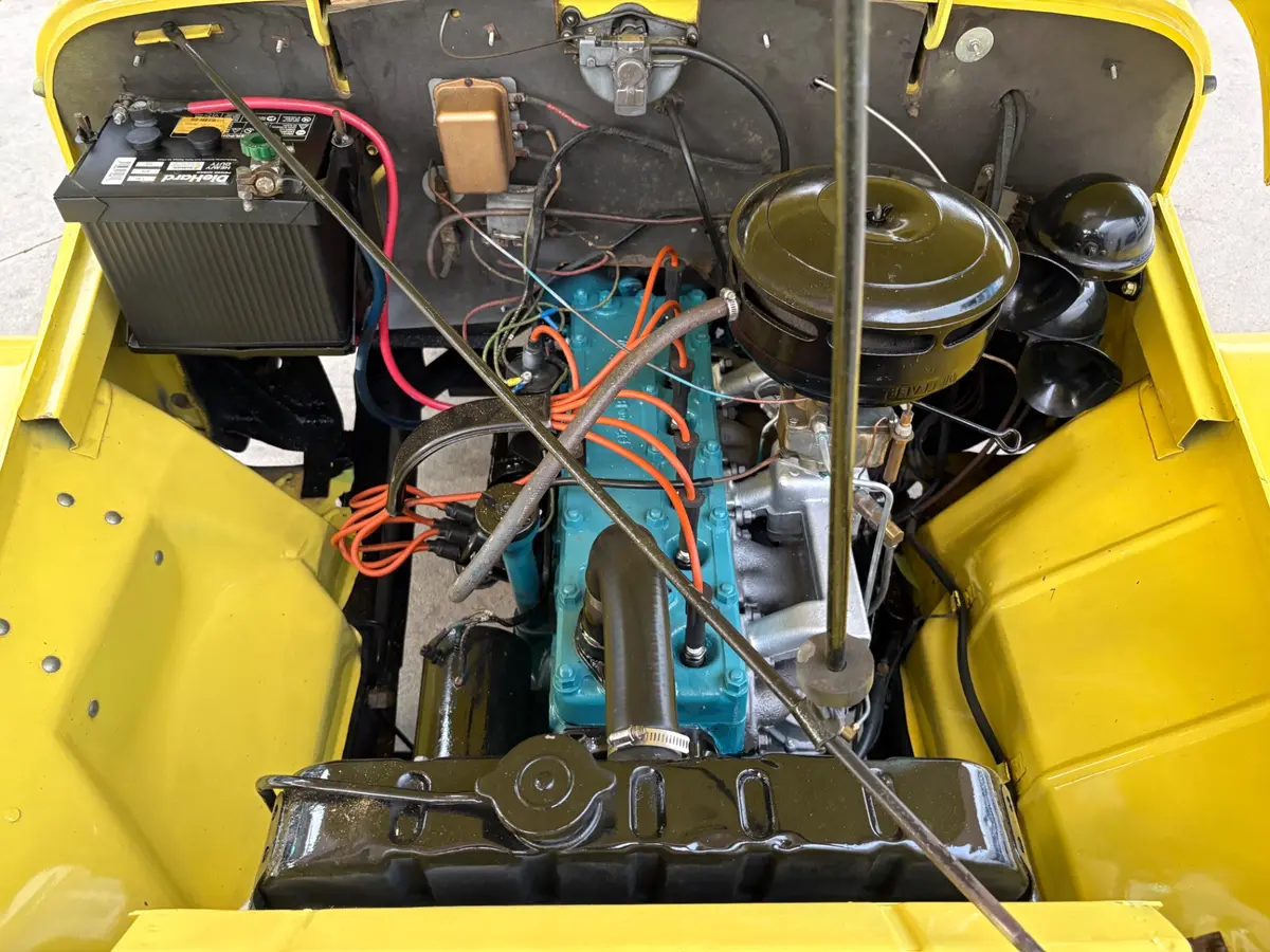 Vehicle photo 30