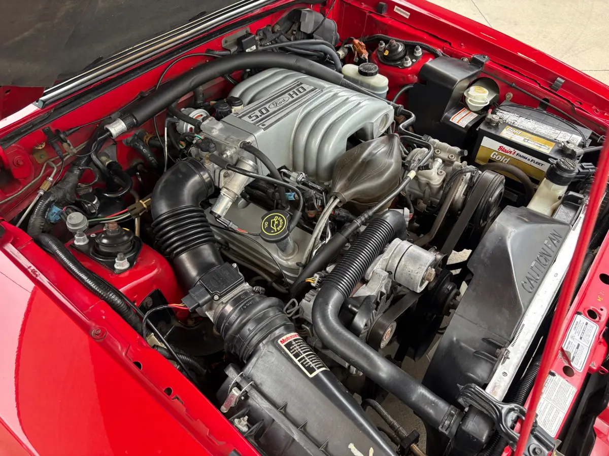 Vehicle photo 33
