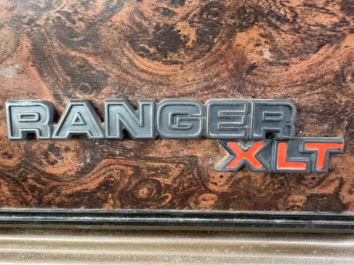 Vehicle photo 41