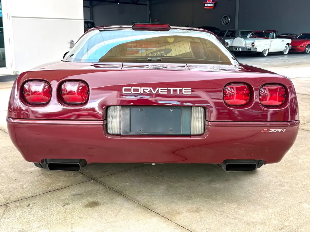 Vehicle photo 7