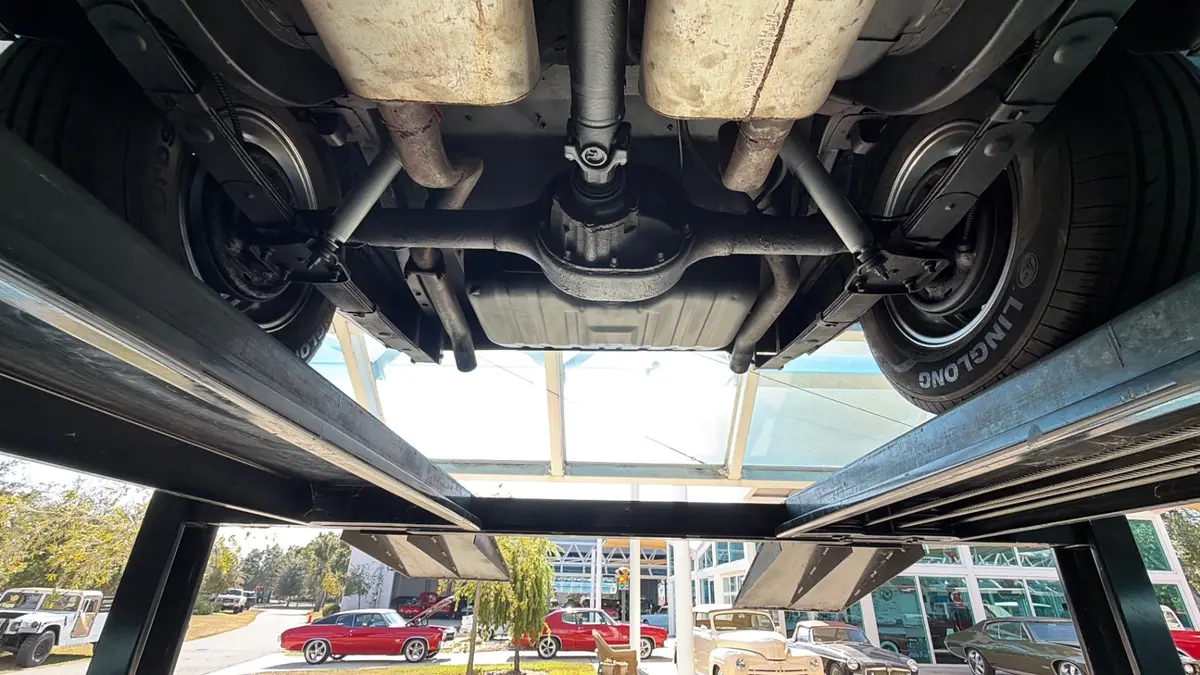 Vehicle photo 51