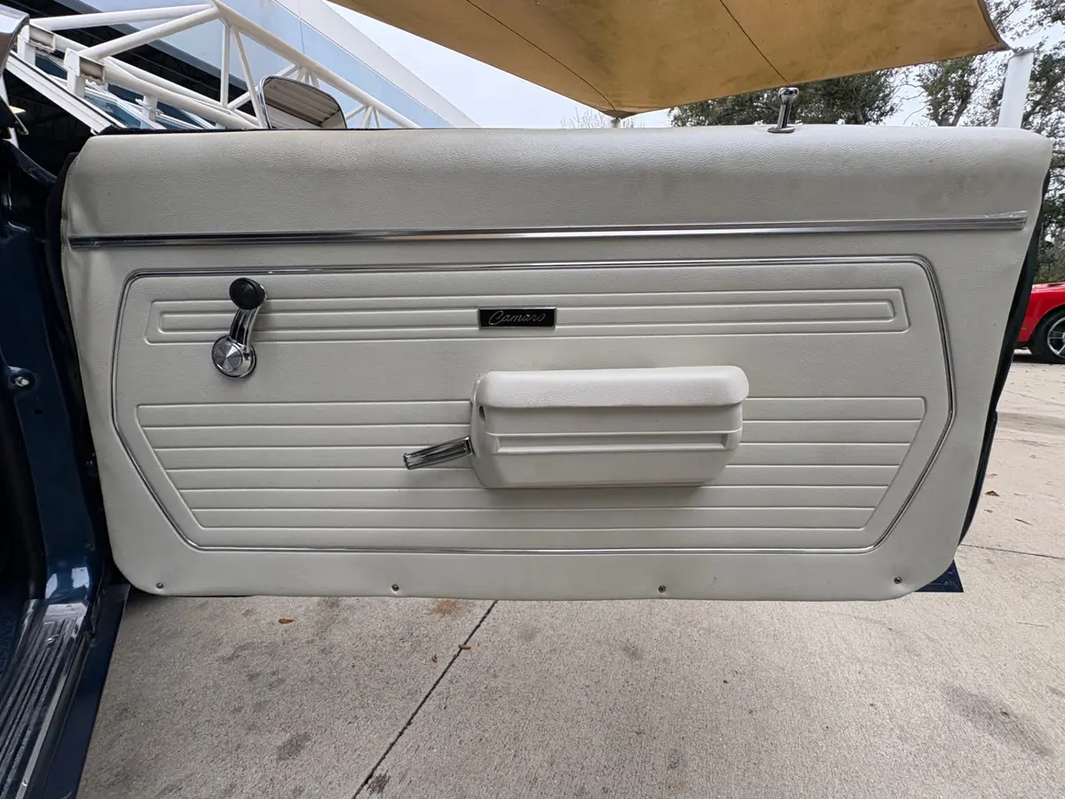 Vehicle photo 50