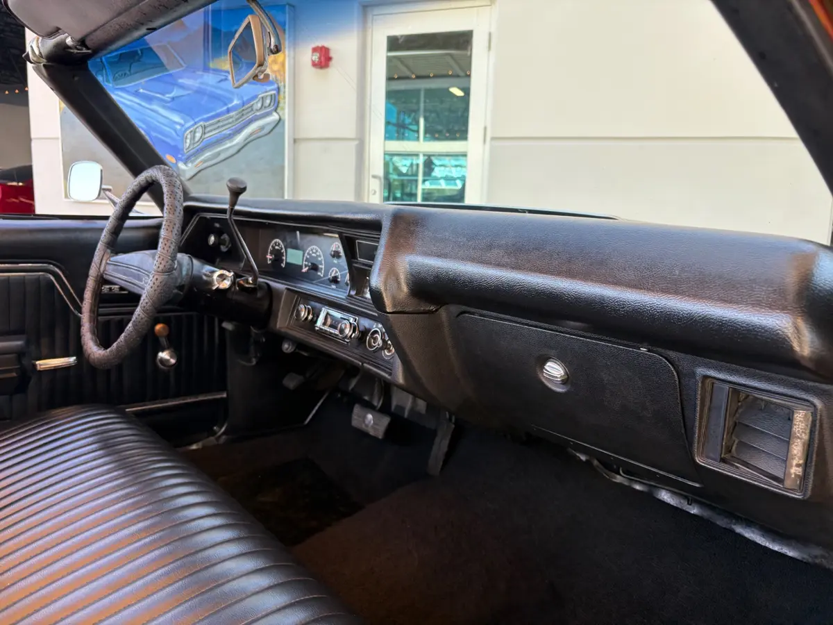 Vehicle photo 42