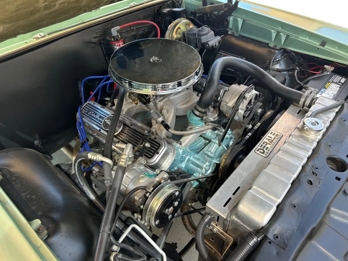 Vehicle photo 23
