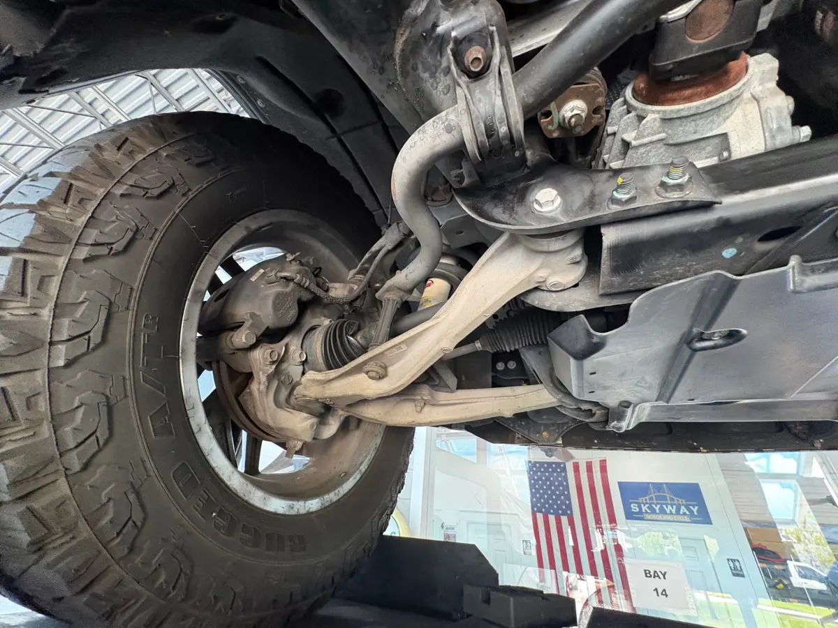 Vehicle photo 56