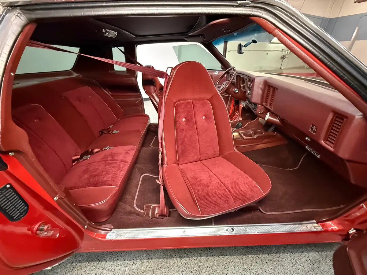 Vehicle photo 43