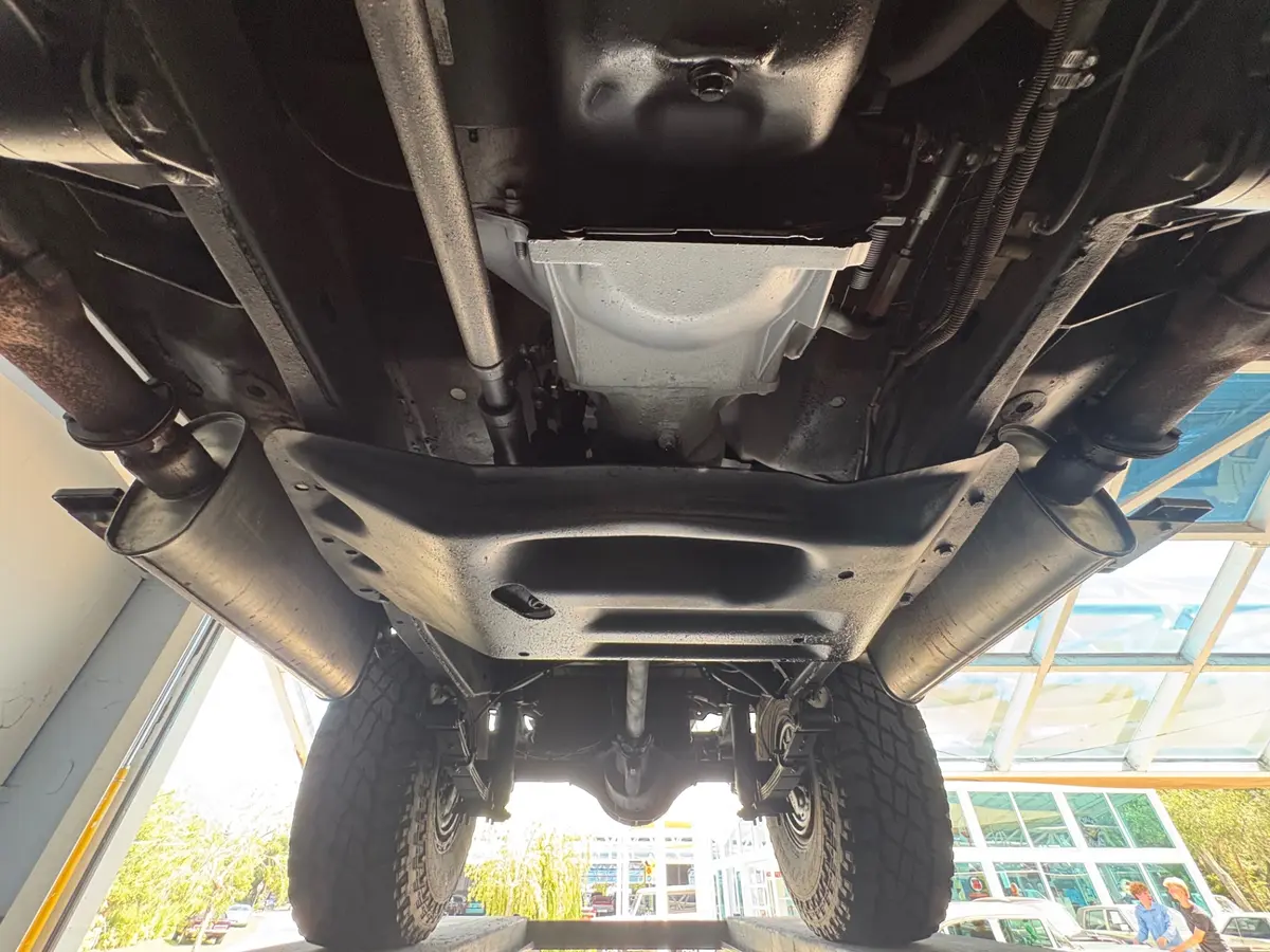 Vehicle photo 48