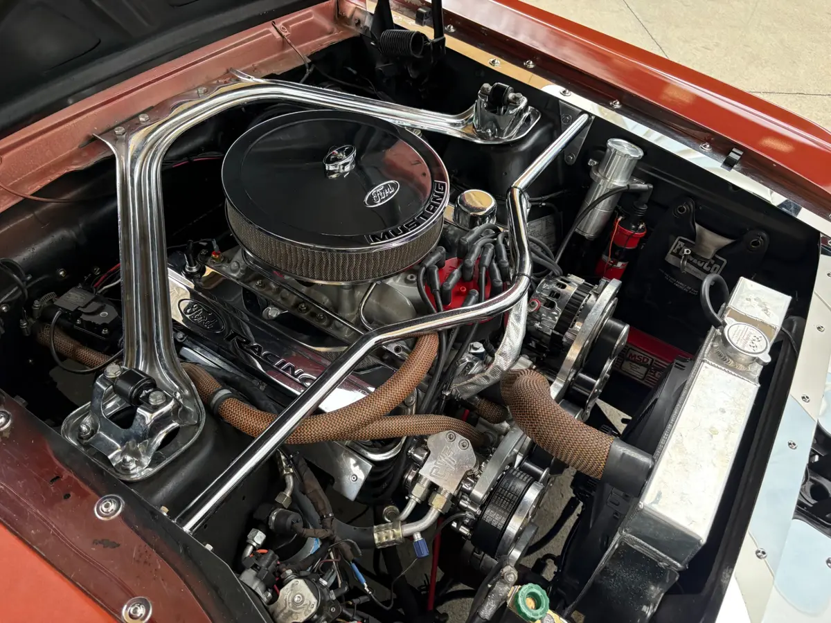 Vehicle photo 33