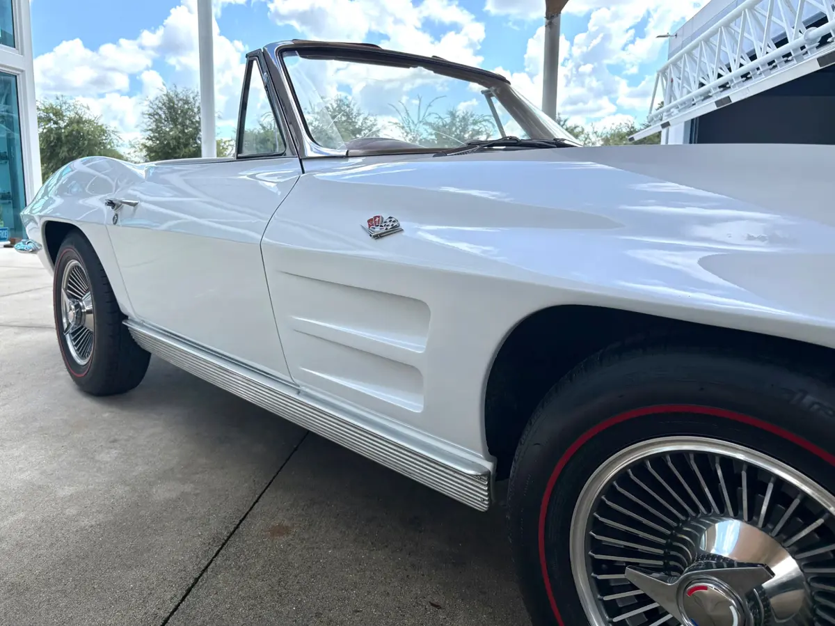 Vehicle photo 18