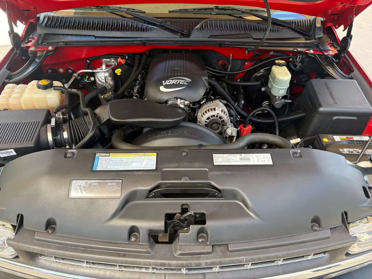 Vehicle photo 25