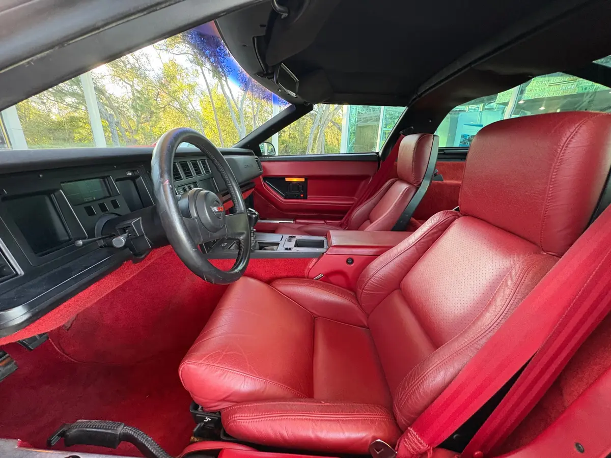 Vehicle photo 31