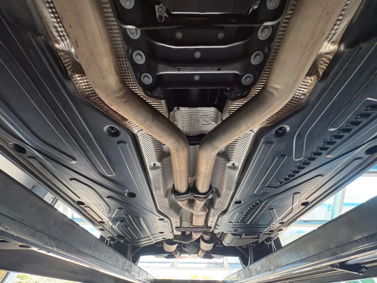 Vehicle photo 61