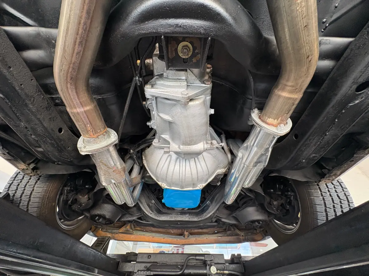 Vehicle photo 52