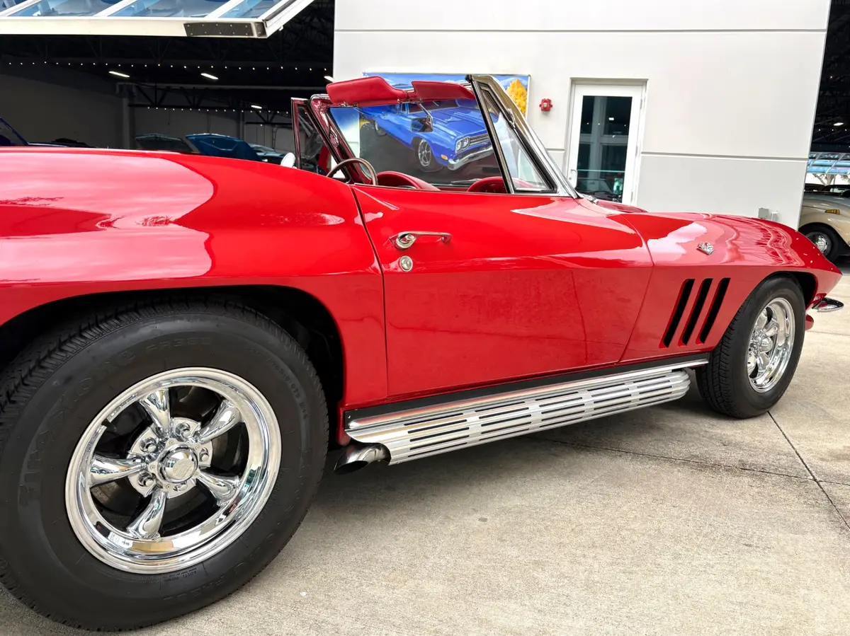 Vehicle photo 18