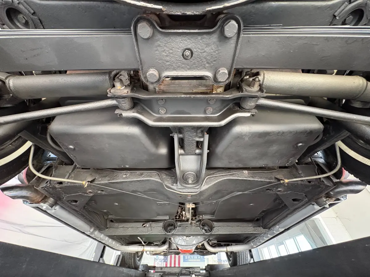 Vehicle photo 57