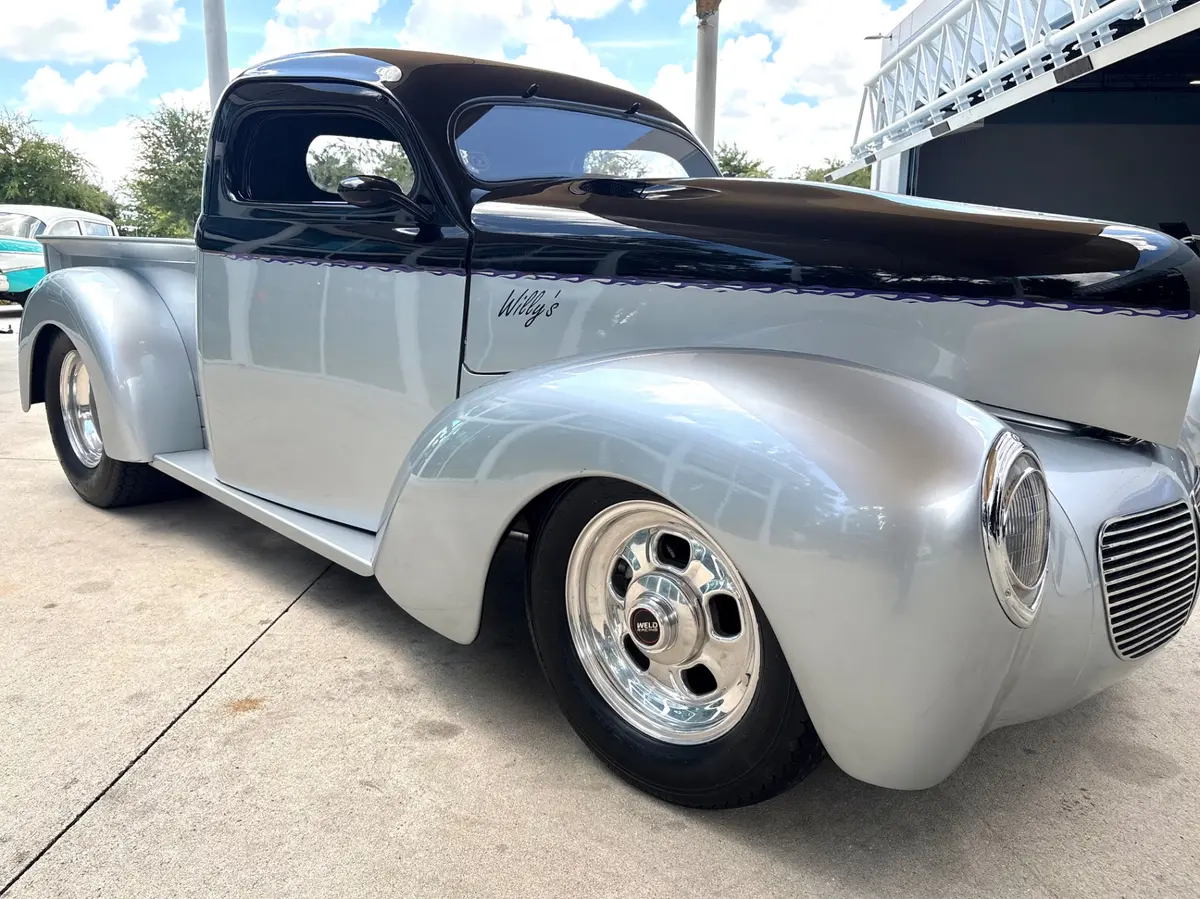 Vehicle photo 19