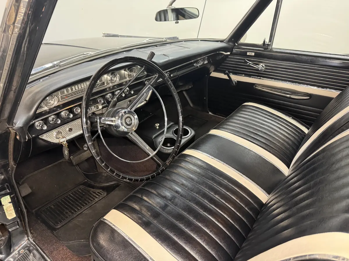 Vehicle photo 19